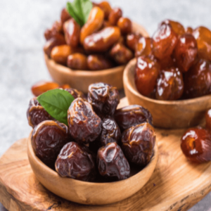 सर्दियों में खजूर खाने के 9 फायदे