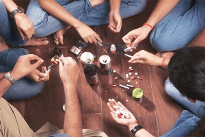 नशे में युवा पीढ़ी