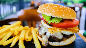 स्वास्थ्य का दुश्मन है फास्ट फूड/Fast Food: A Threat to Your Health