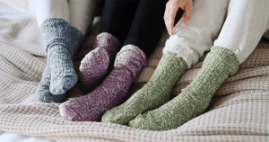 सर्दियों में मोजे पहनें/Wear socks in winter