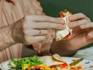 पकाओ कम खाओ ज्यादा/cook less eat more